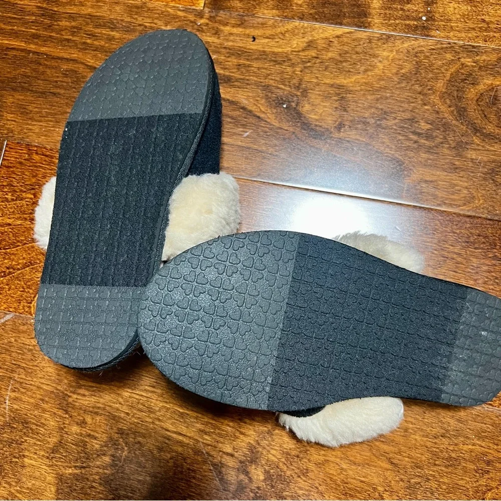 UGG Cream Fuzzy Slippers…kids Size US 2-3 - Picture 2 of 3